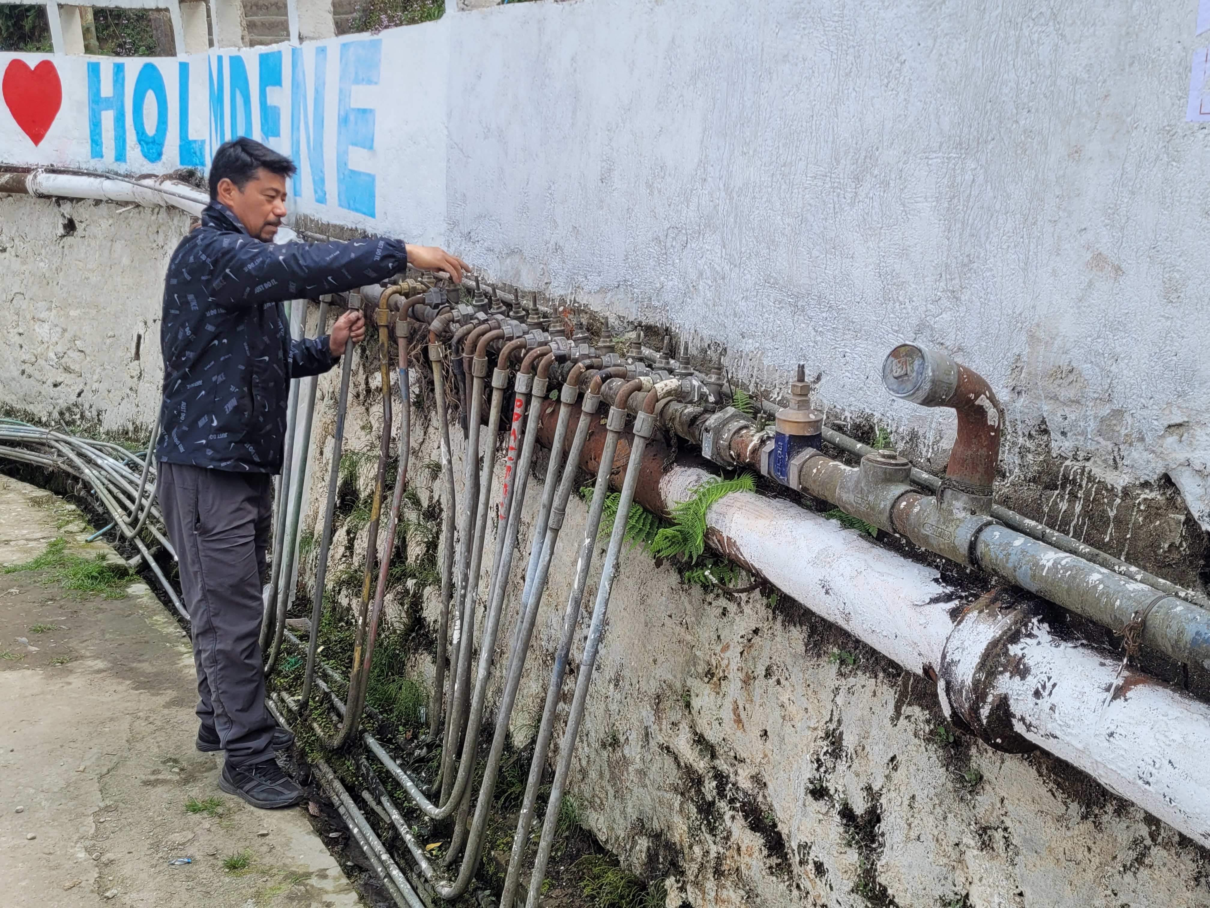 AP250 Multiple household water supply connections Darjeeling India 1